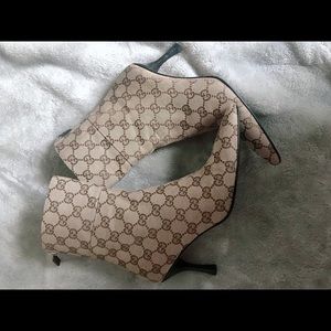 🛑SOLD🛑Gucci Supreme Logo Beige Ebony Booties
